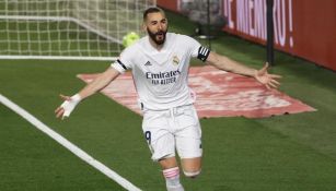 Benzema festeja su gol 