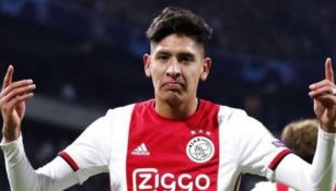 Álvarez en un partido con el Ajax