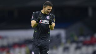 Sebastián Jurado durante un duelo con Cruz Azul 