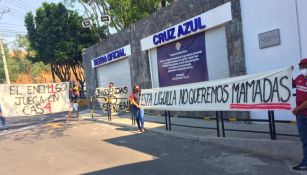 Cruz Azul: Aficionados se manifestaron afuera de La Noria