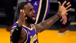 LeBron James, se molesta en juego de los Lakers 