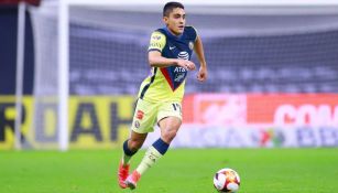 Santiago Naveda en acción con América