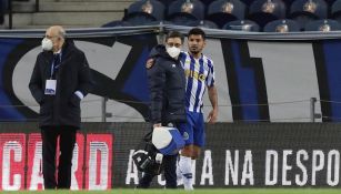 Tecatito Corona durante un partido con el Porto