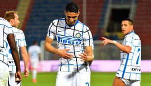 Hakimi celebra un gol a favor del inter de Milán