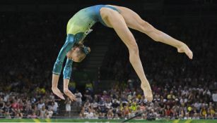 Gimnasta de la Federación de Australia en un evento