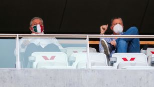 Vucetich y Peláez durante un partido de Chivas