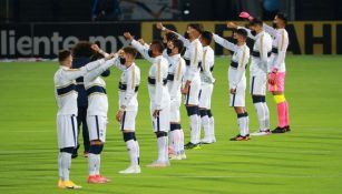 Jugadores de Pumas previo a un partido de Liga MX