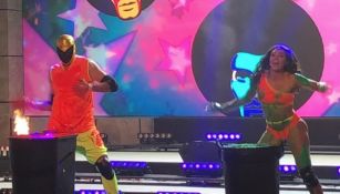 Tinieblas Jr. y Macky González en programa de baile