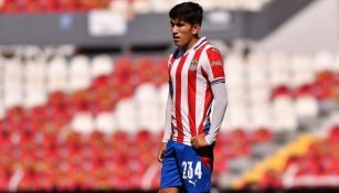 Carlos Salcido Jr. en el partido con Chivas