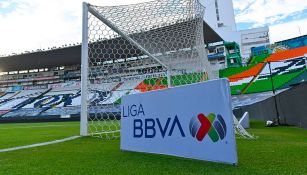 Pancarta de la Liga MX en el Estadio León