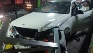 Mexibus: Jóvenes en estado de ebriedad chocaron y abandonaron auto de lujo en estación Unitec
