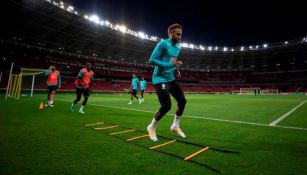 Neymar en un entrenamiento con la Selección Brasileña