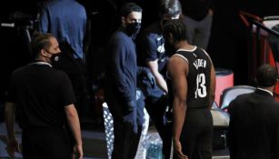 James Harden se retira del Brooklyn vs Milwaukee