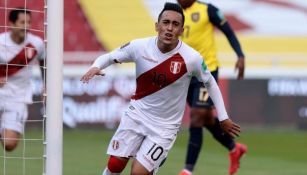 Christian Cueva en festejo con Perú