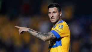 André-Pierre Gignac durante un partido con Tigres