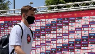 Diego Llorente llegando a la concentración de la selección española