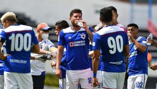 Jugadores de Cruz Azul Hidalgo durante un partido