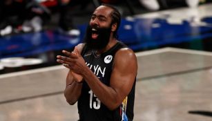 James Harden en acción con Brooklyn