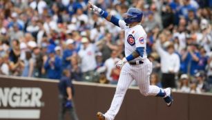 Javier Báez en acción con los Cubs