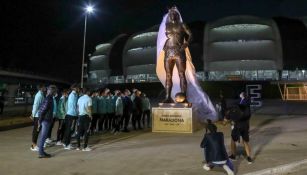 Estatua de Maradona