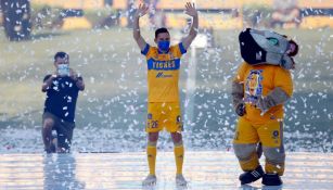 Florian Thauvin en su presentación con los Tigres