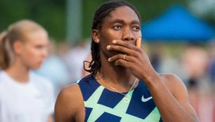 Caster Semenya reacciona durante competencia 