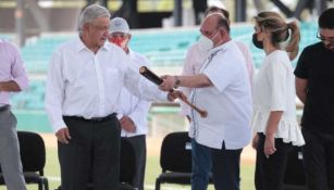 AMLO en la reinauguración del estadio de beisbol en Sonora