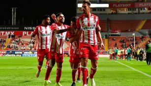 Necaxa presentó sus nuevos uniformes