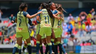 Jugadoras del América en festejo