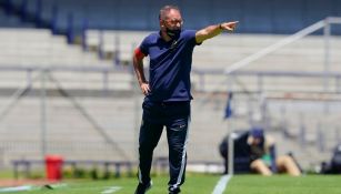 Andrés Lillini en un partido con Pumas 