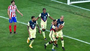 América celebra gol en Clásico Nacional