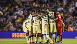 Jugadores de América previo al partido contra Gallos