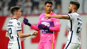 Jugadores de Pumas en duelo ante Rayados