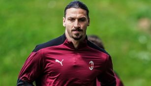 Zlatan Ibrahimovic durante entrenamiento con el AC Milan