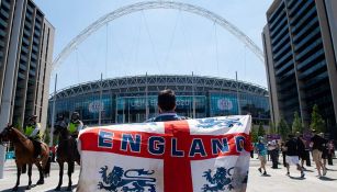 Un aficionado inglés en las inmediaciones de Wembley