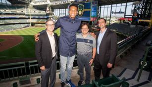 Giannis Antetokounmpo es nuevo copropietario de los Brewers