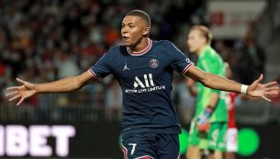 Kylian Mbappé durante un partido con el PSG