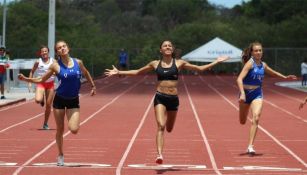  Iza Flores en su último triunfo en universiadas nacionales