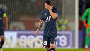 Lionel Messi durante un duelo con el PSG 