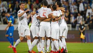 Selección de España celebra durante partido