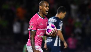 Diego Rolán festejando el primer gol de Juárez