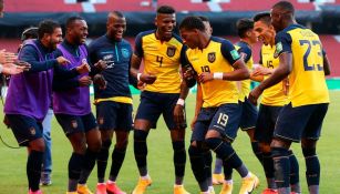 Los jugadores de Ecuador celebrando un gol