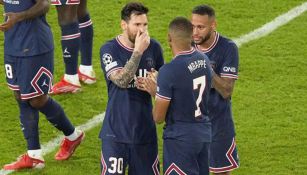 Mbappé, Messi y Neymar durante un duelo con el PSG