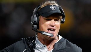 Jon Gruden en un partido de los Raiders