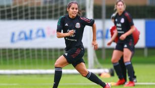 Kenti Robles en entrenamiento de la Selección Mexicana Femenil