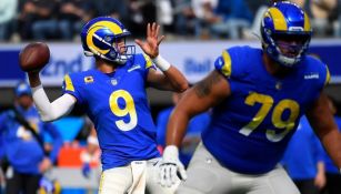 Matthew Stafford en acción con Rams