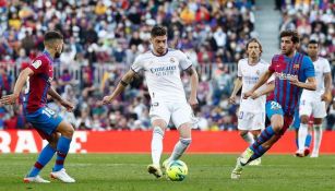 Fede Valverde en acción durante el Clásico Español