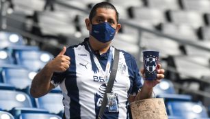 Concachampions: Afición de Rayados durmió afuera de las taquillas por un boleto