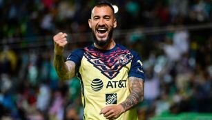 Emmanuel Aguilera celebrando un gol con América