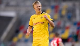 Haaland jugando con el Borussia Dortmund